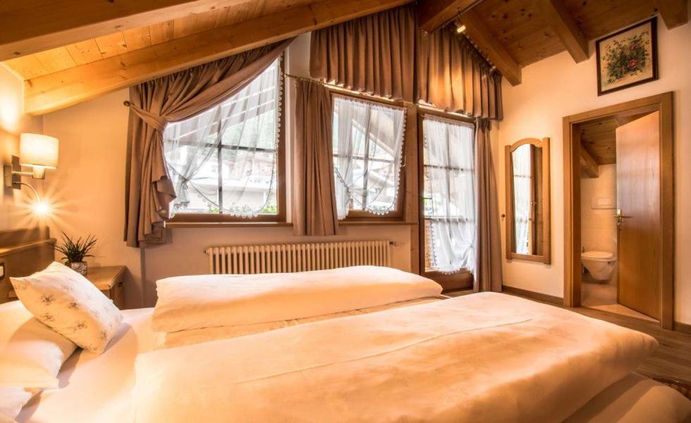 Ciasa Montanara Otel La Villa  Dış mekan fotoğraf