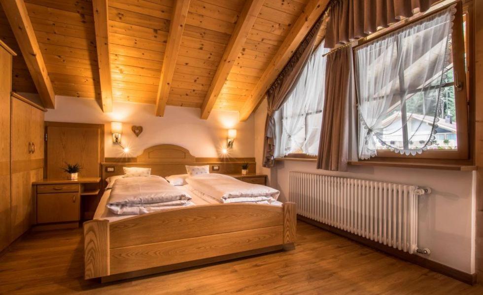 Ciasa Montanara Otel La Villa  Dış mekan fotoğraf
