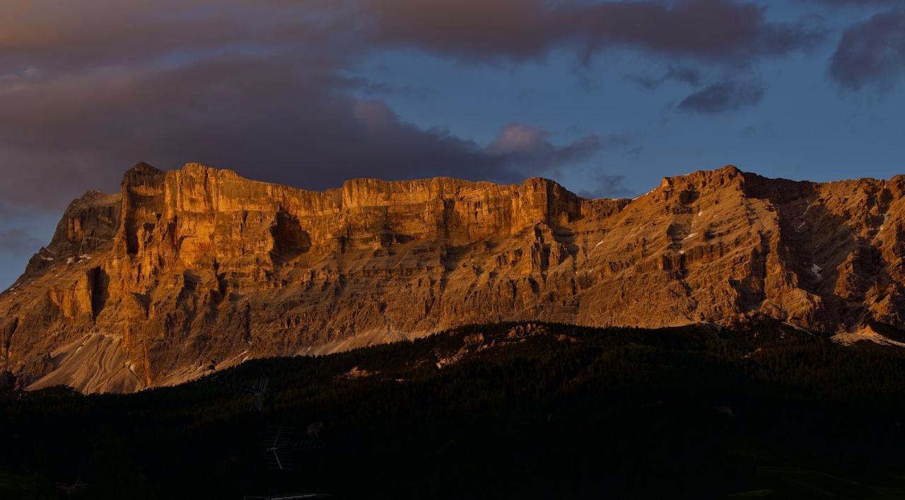 Ciasa Montanara Otel La Villa  Dış mekan fotoğraf