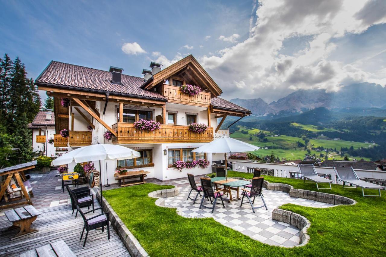 Ciasa Montanara Otel La Villa  Dış mekan fotoğraf