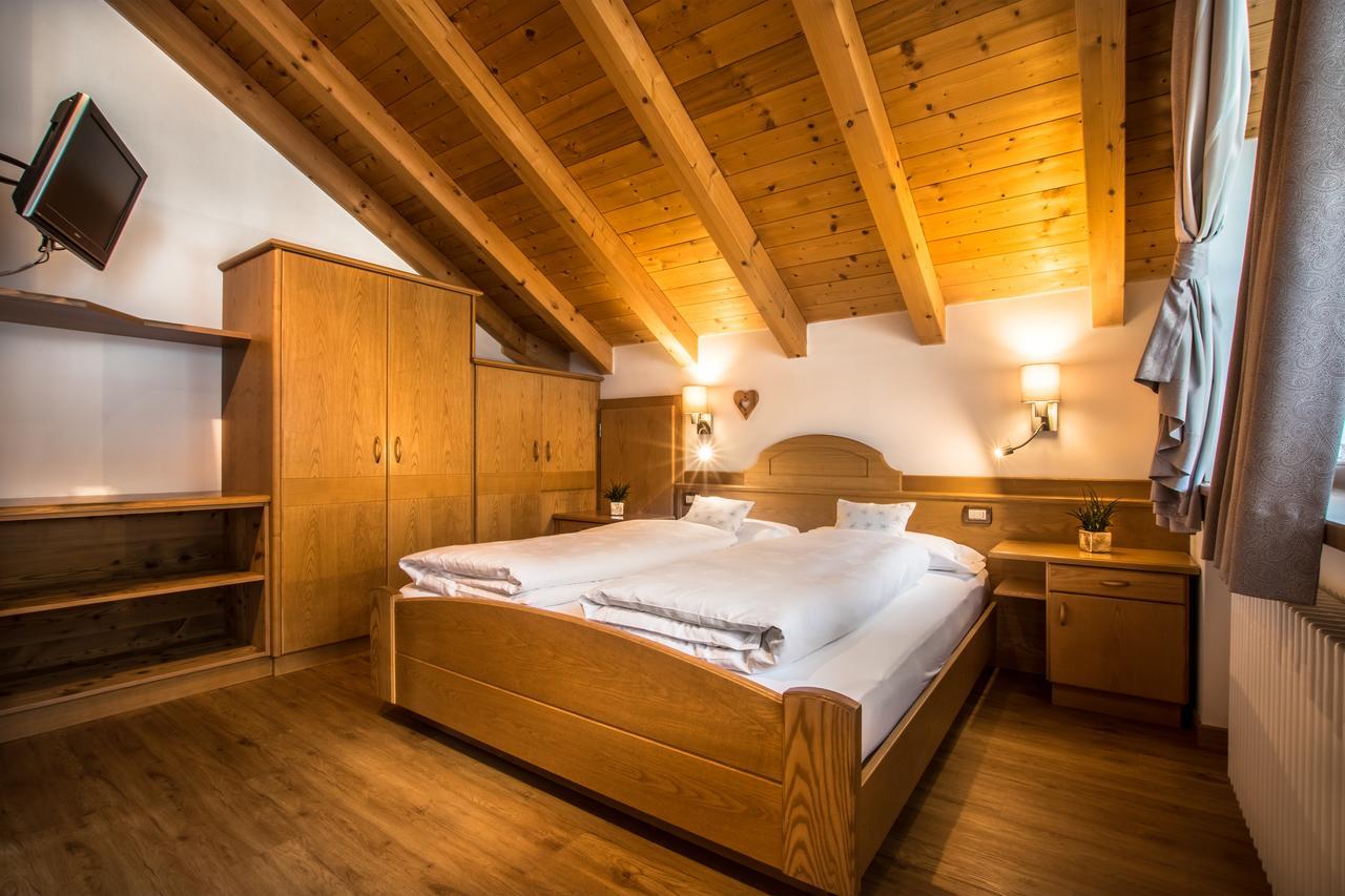 Ciasa Montanara Otel La Villa  Dış mekan fotoğraf