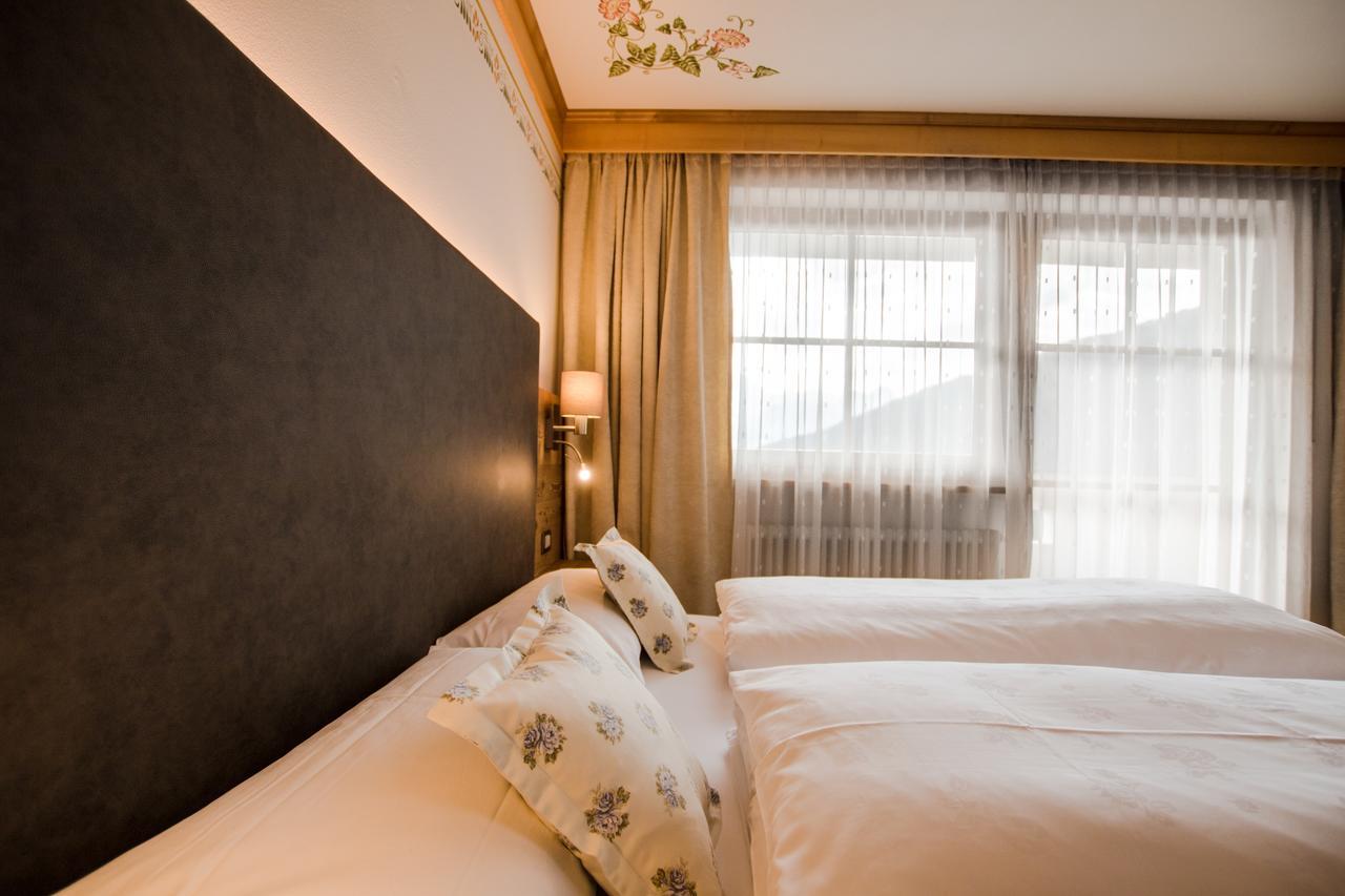 Ciasa Montanara Otel La Villa  Dış mekan fotoğraf