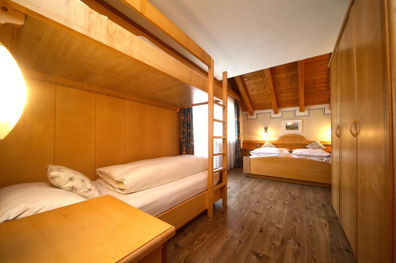 Ciasa Montanara Otel La Villa  Dış mekan fotoğraf
