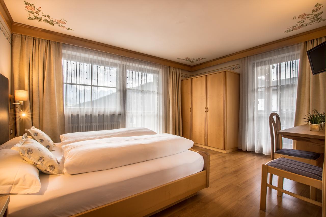 Ciasa Montanara Otel La Villa  Dış mekan fotoğraf