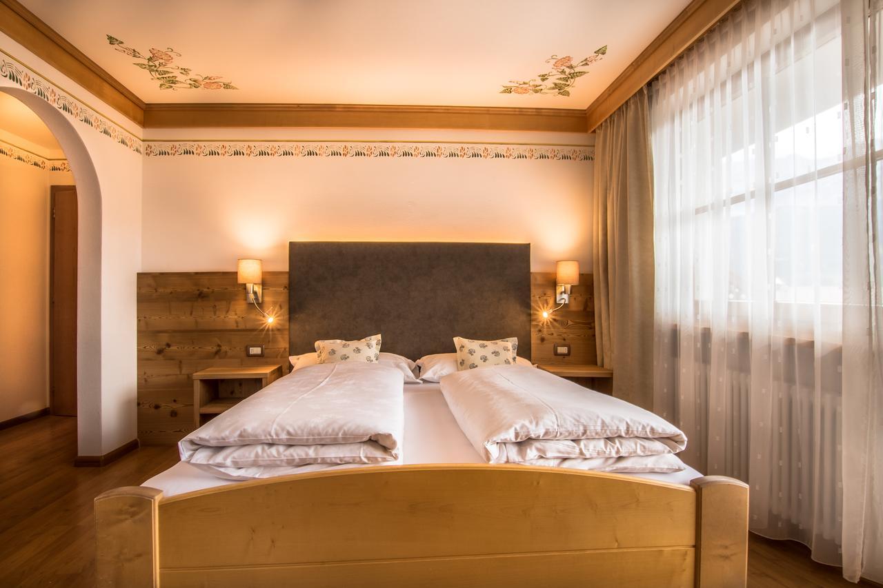 Ciasa Montanara Otel La Villa  Dış mekan fotoğraf