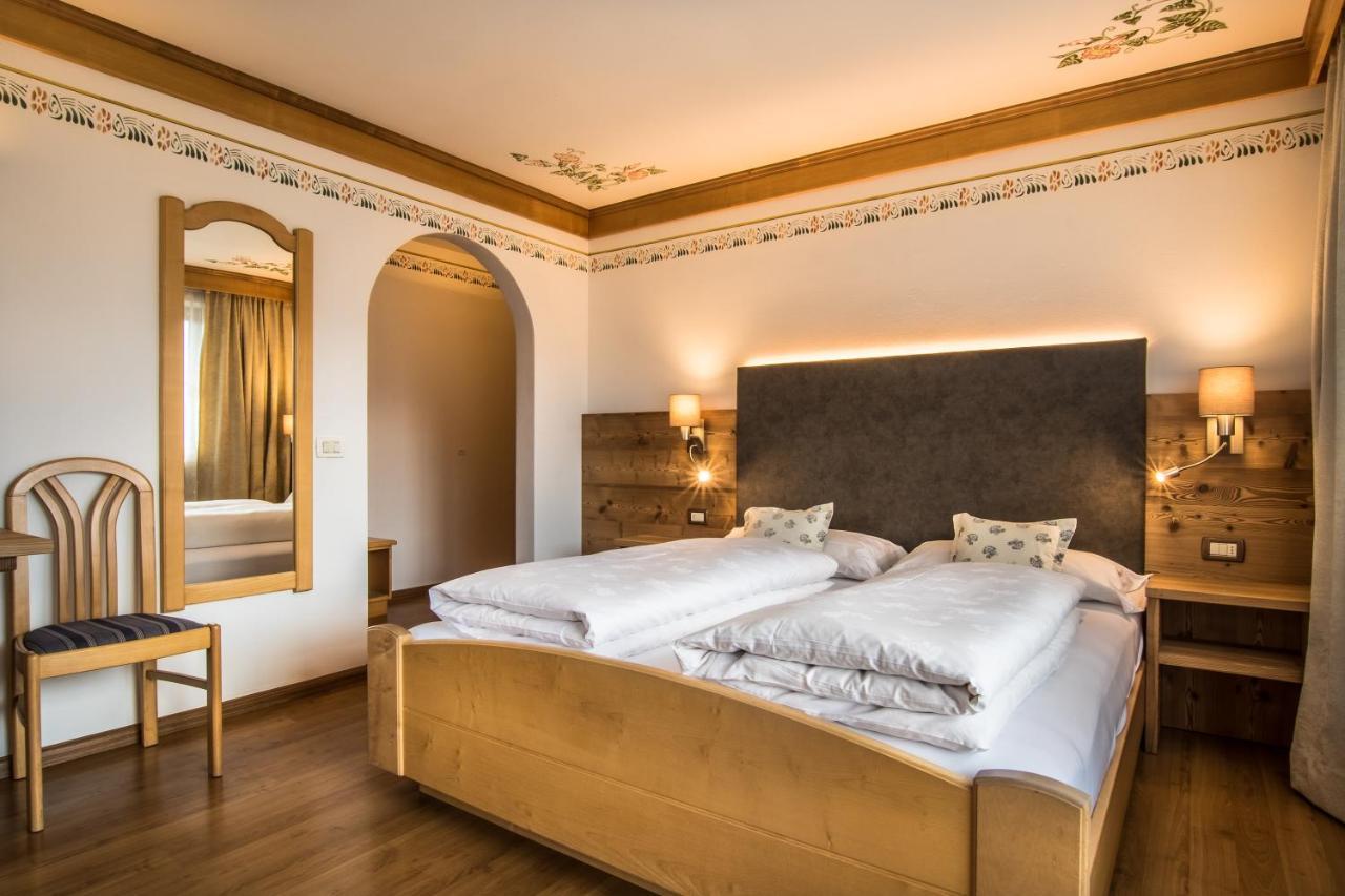 Ciasa Montanara Otel La Villa  Dış mekan fotoğraf